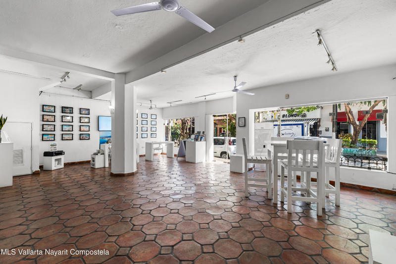 261 Basilio Badillo 261, Perla Blanca, Puerto Vallarta, Ja