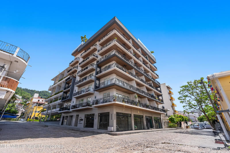 388 Lazaro Cardenas Local 02, D´Vine Up Local 02, Puerto Vallarta, Ja