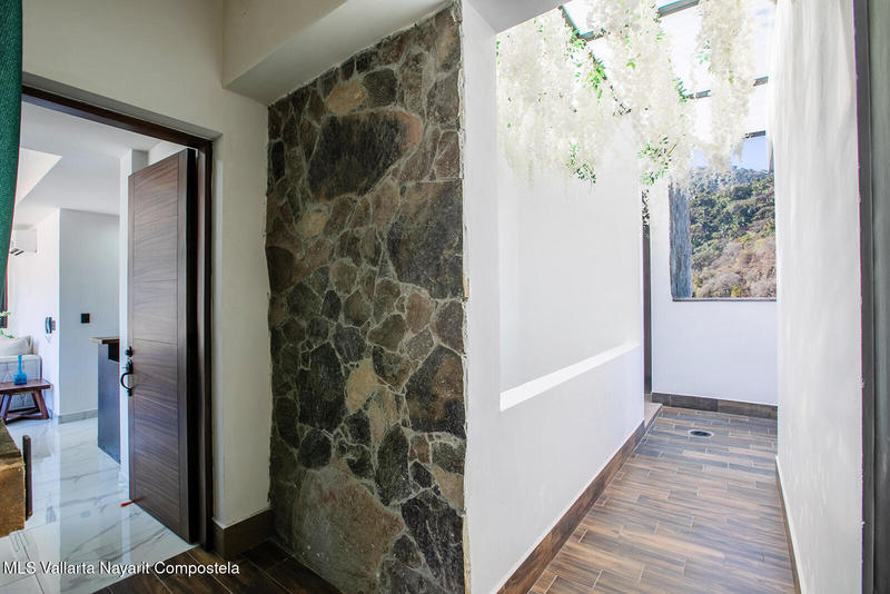 3 Vistas, High Living PH11