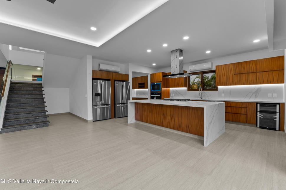 20251027225231666854000000 o