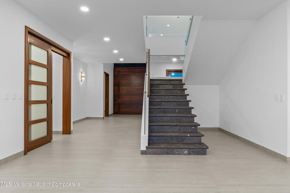 20251027230502764599000000 o