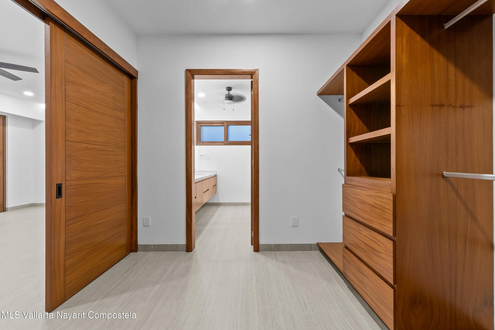 20251027230912650279000000 o