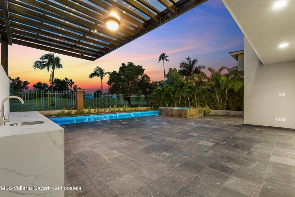 20251028044056166203000000 o