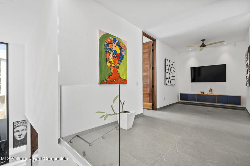 20260204185853183282000000 o