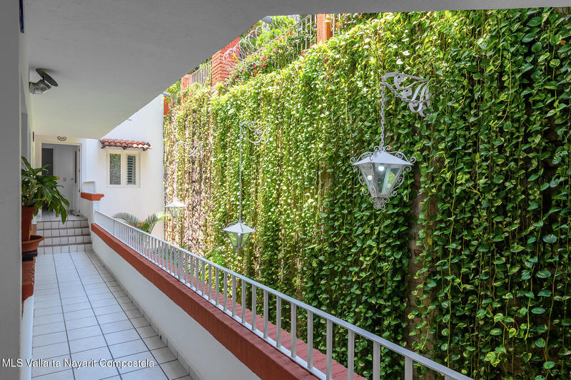 20251010210125472692000000 o