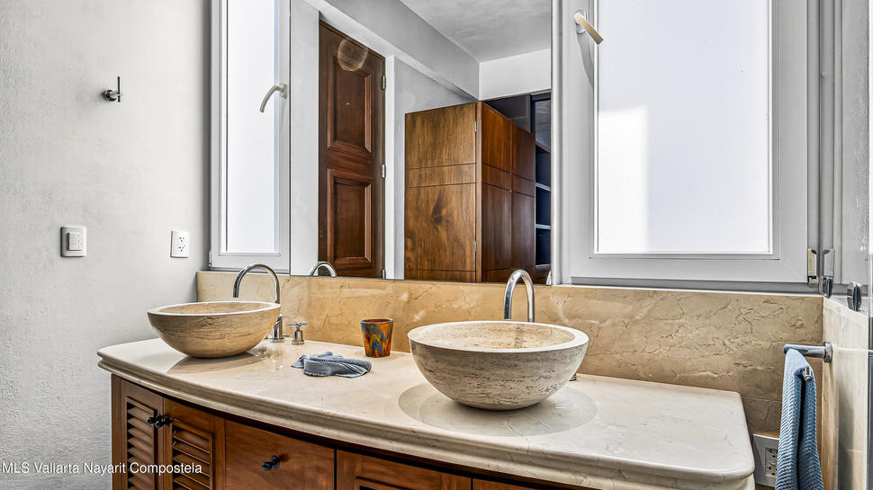 20251113193341841044000000 o