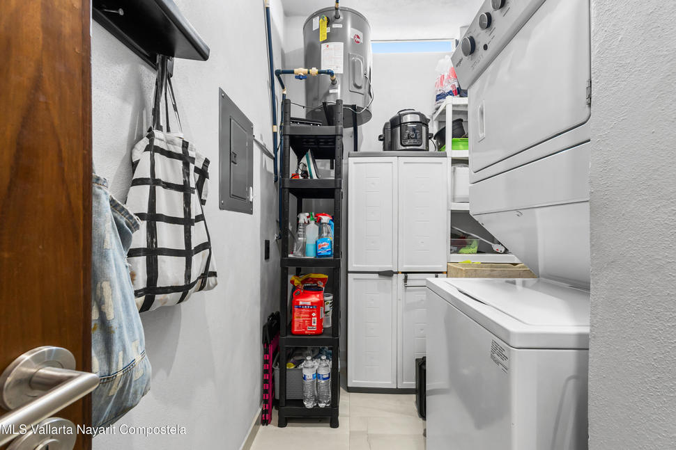 20251211204005514587000000 o