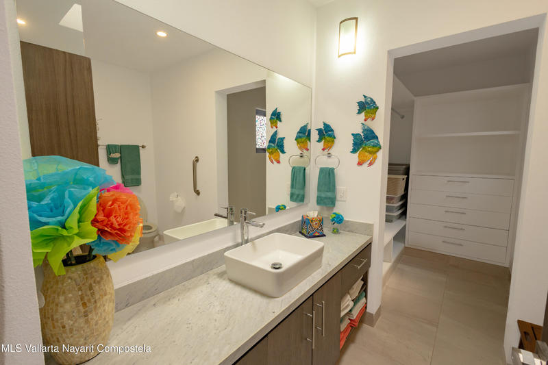 20251215170833756077000000 o