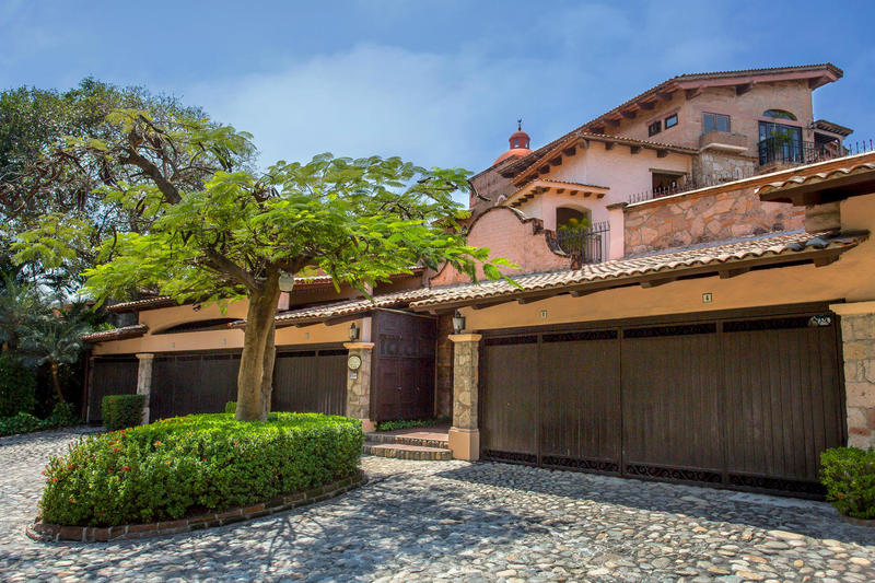 Villas Banderas 1