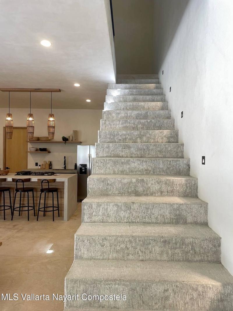 20251002185711489237000000 o