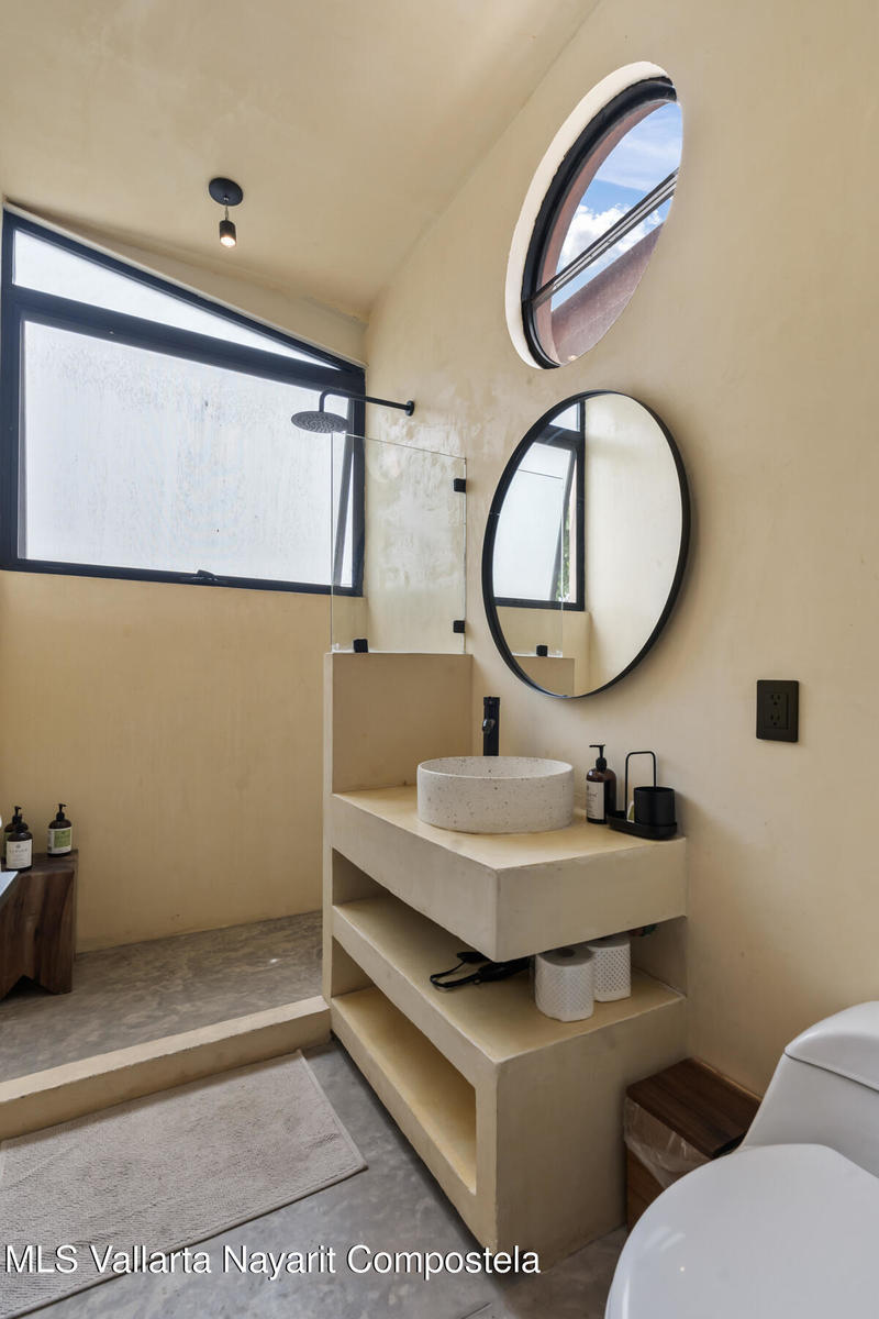 20251010180459175326000000 o