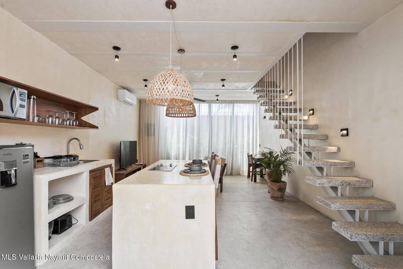 20251010180503674214000000 o