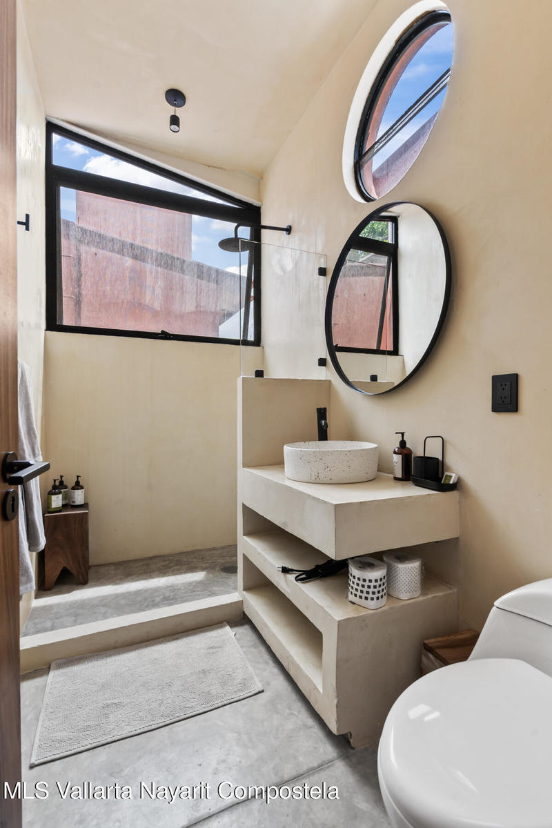 20251010180511553837000000 o