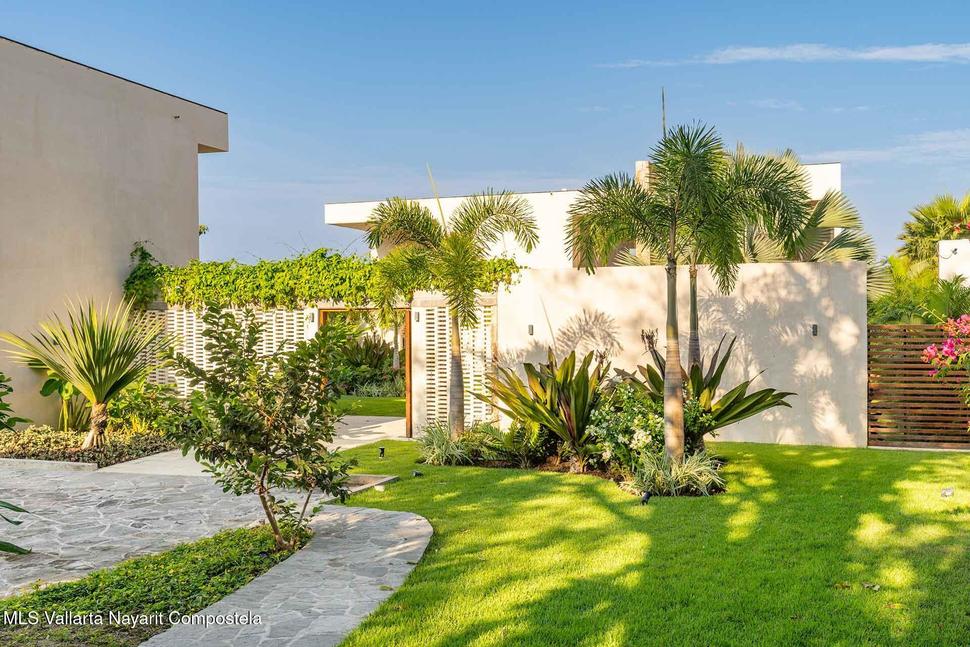 20251215203318318127000000 o