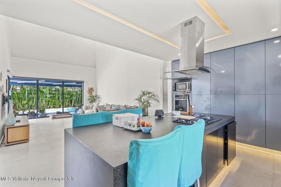 20251016220619716977000000 o