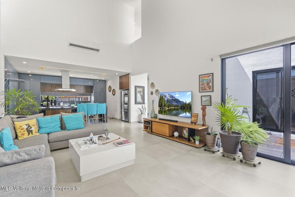 20251016220623368011000000 o