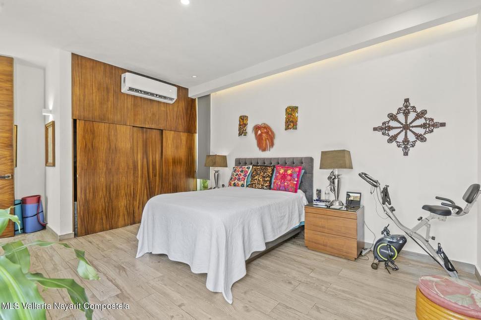 20251016220632429695000000 o