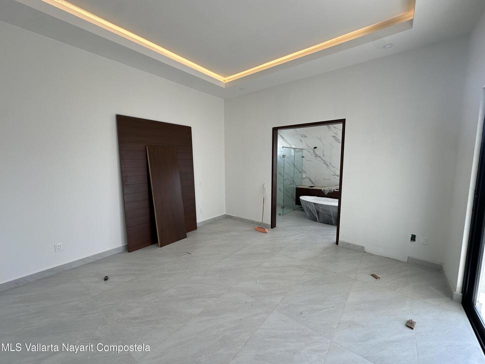 20251023202058117245000000 o