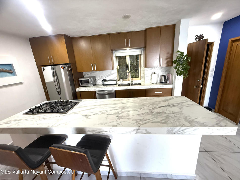 20251204182129362192000000 o