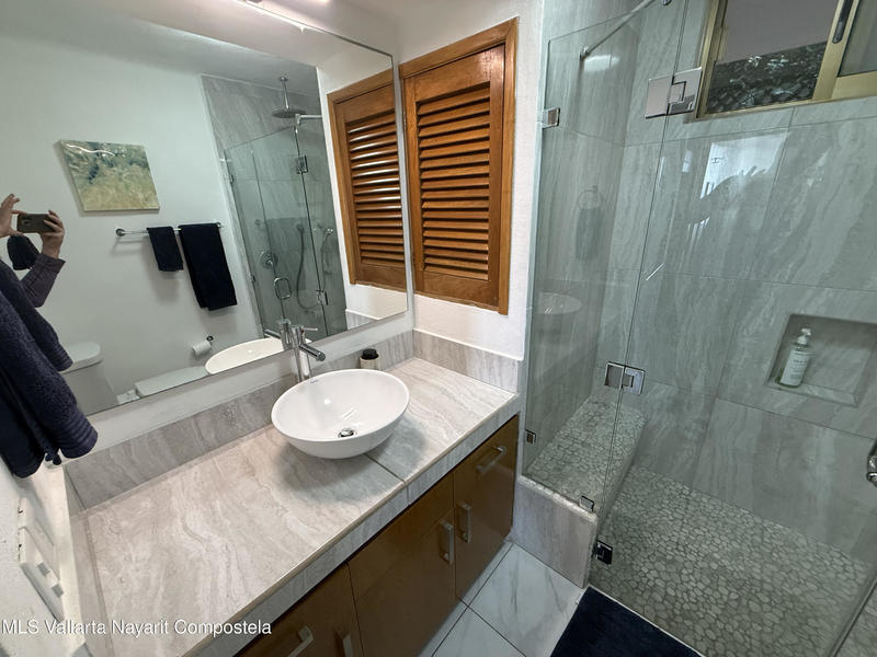 20251204184210205937000000 o