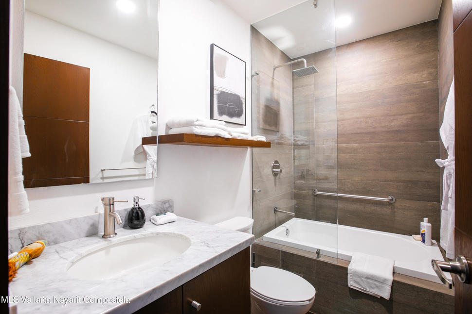 20251021221002296089000000 o