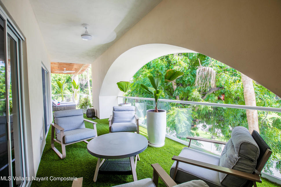 20251021221036327427000000 o