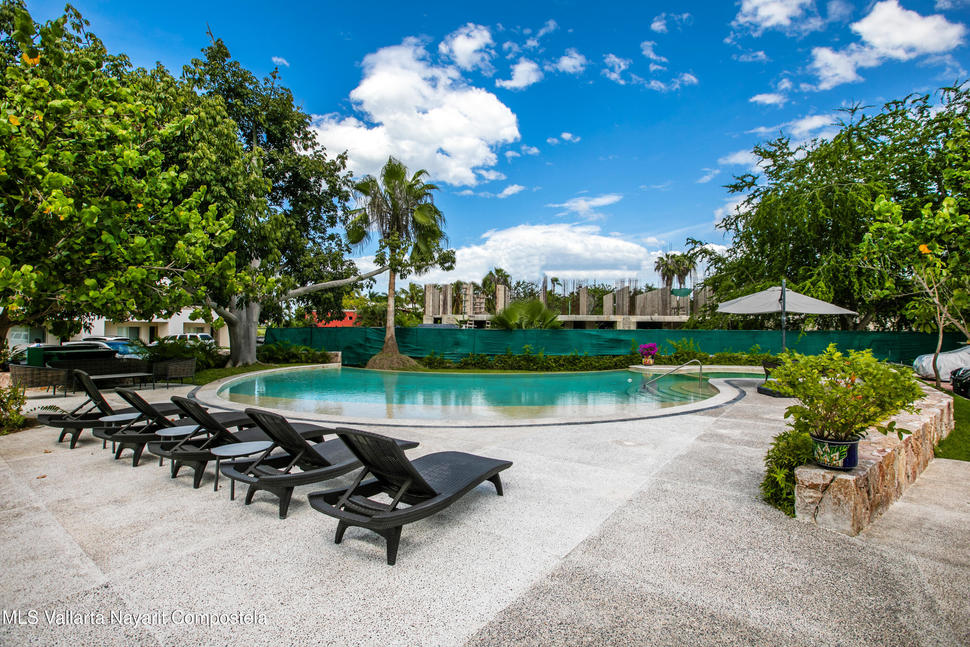 20251021221052956380000000 o