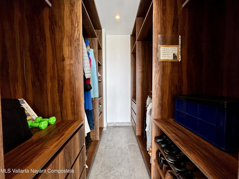 20250812230014958081000000 o