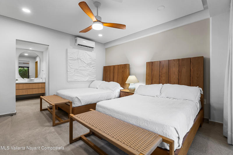 20251008232414693674000000 o