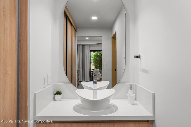 20251008233420375301000000 o