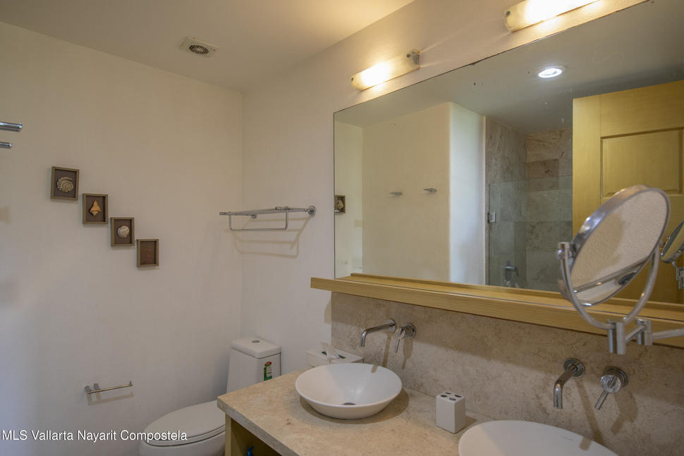 20251002020040872088000000 o