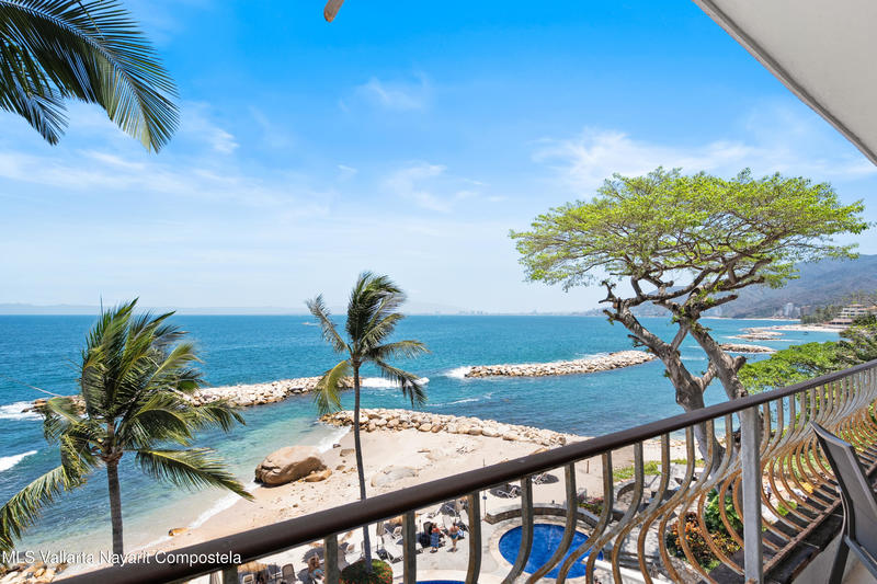 Condo Playa Esmeralda 405 405