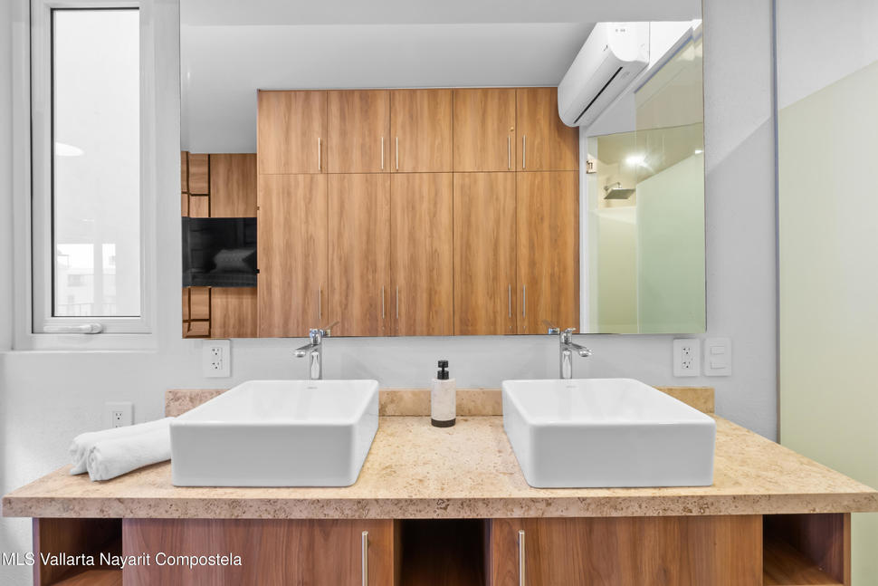 20251208190037532959000000 o