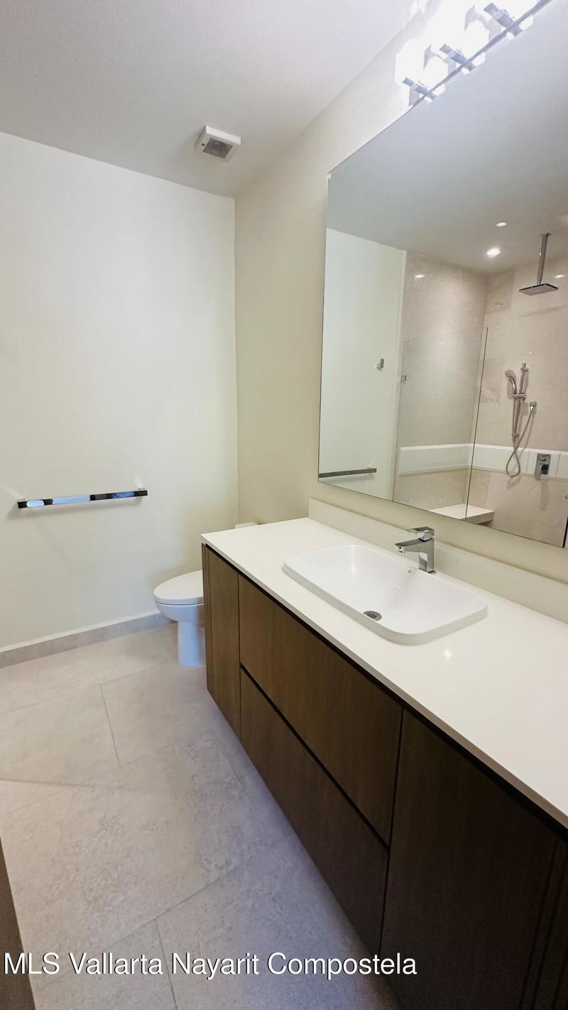 20251211193733930189000000 o