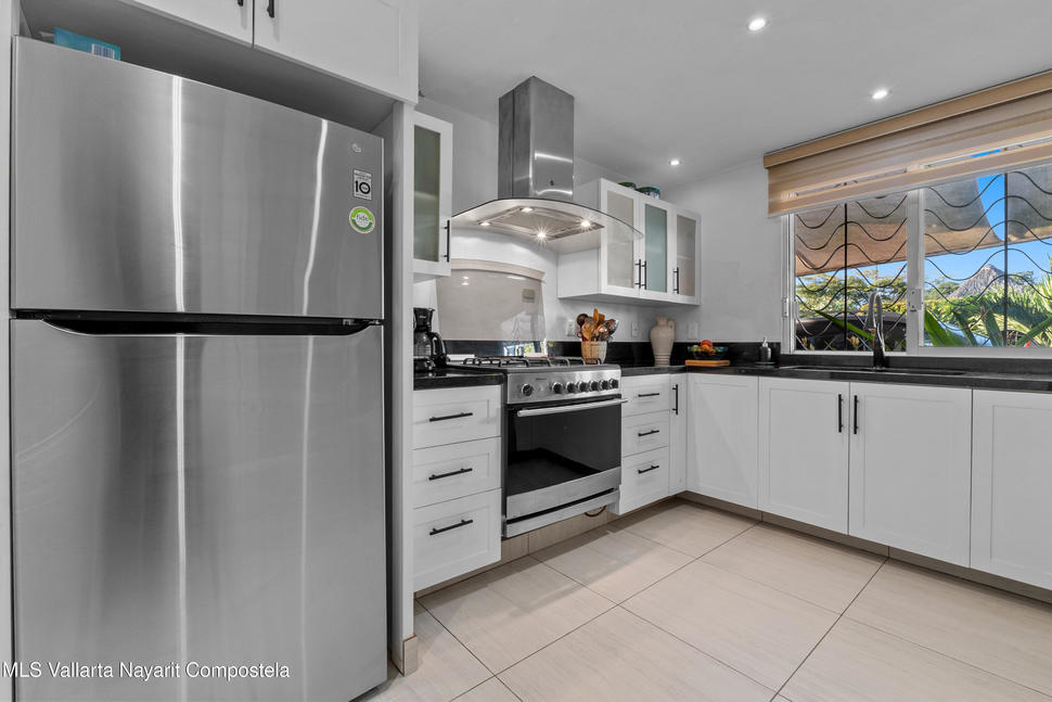 20251221180844494169000000 o