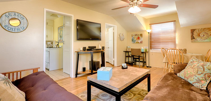 Cozy La Jolla Beach Cottage Villa Rental