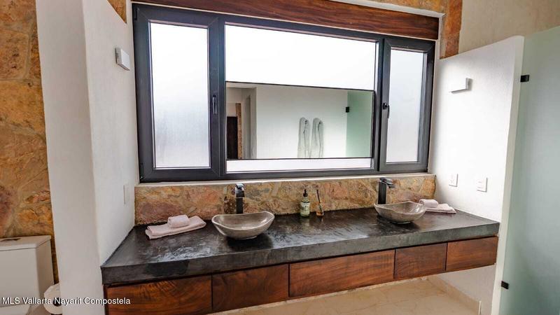 20251202042817428430000000 o