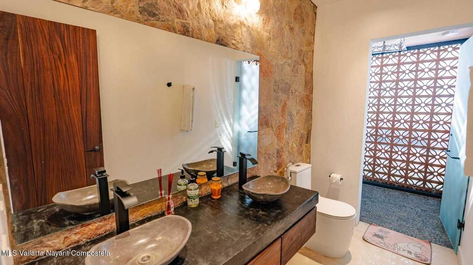 20251202042825441759000000 o