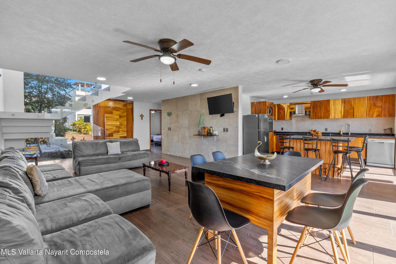 20251226215433871937000000 o