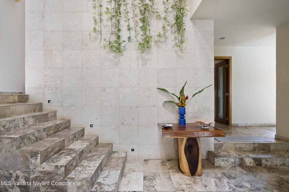 20251108005905955185000000 o