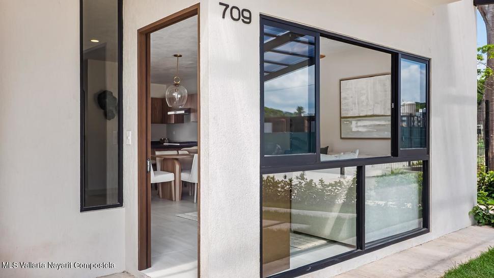 20251111204918498770000000 o