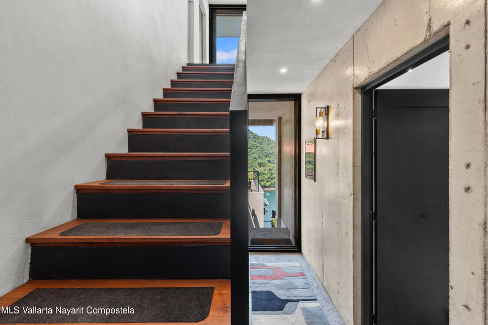 20250814203938689945000000 o