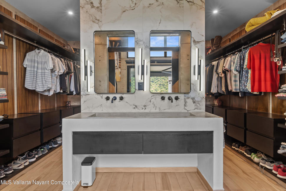 20250814204404445743000000 o