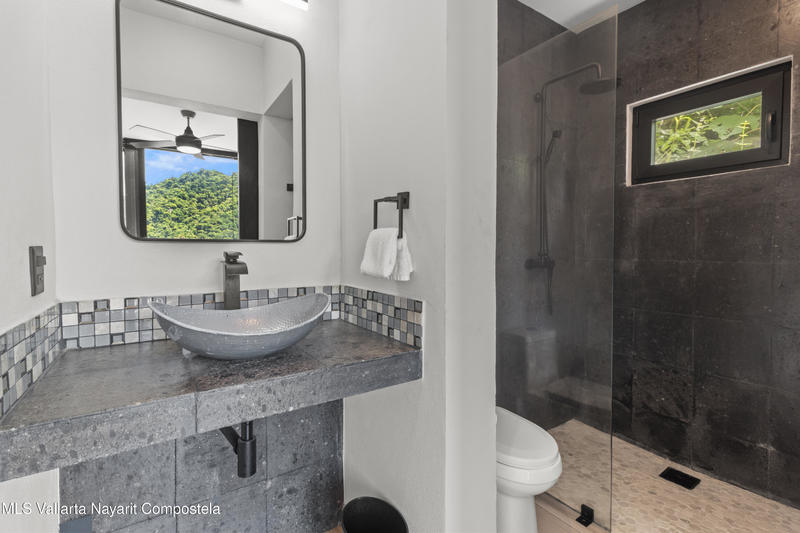 20250814210010293799000000 o