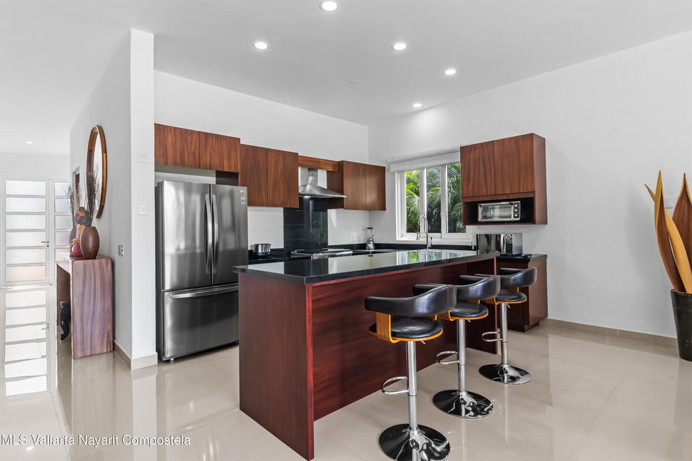 20251028203054175644000000 o