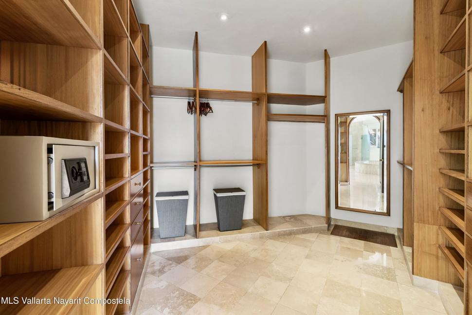 20250521195546857579000000 o