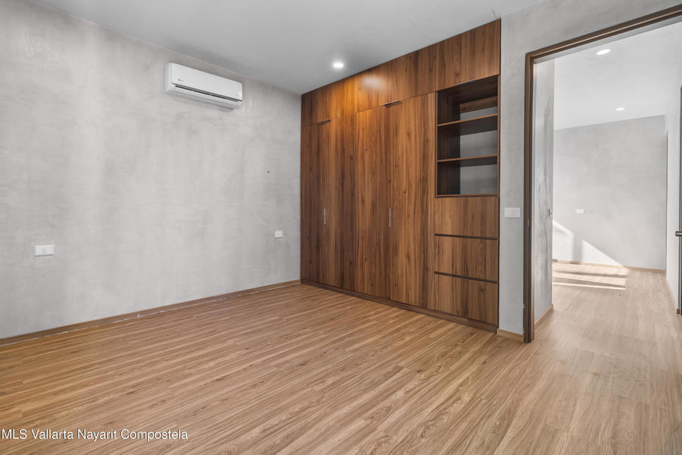 20251022223523076923000000 o