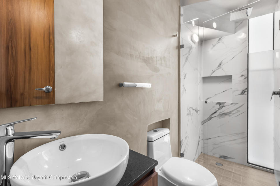 20251022221023062448000000 o