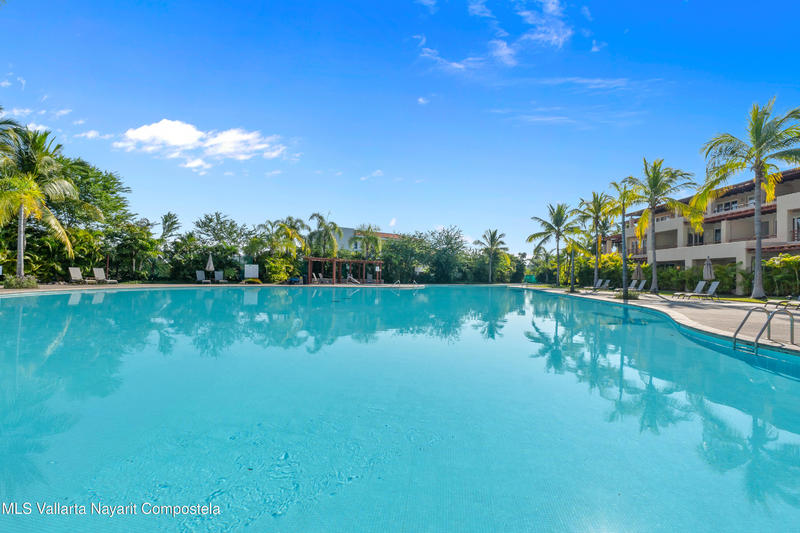 20251205180132434727000000 o