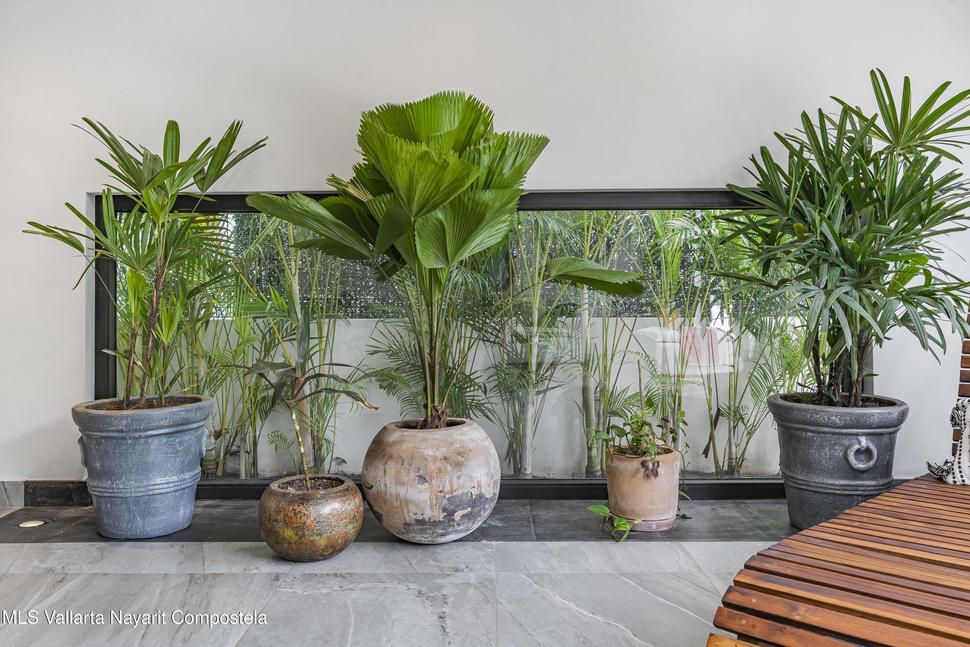 20251030214023343060000000 o